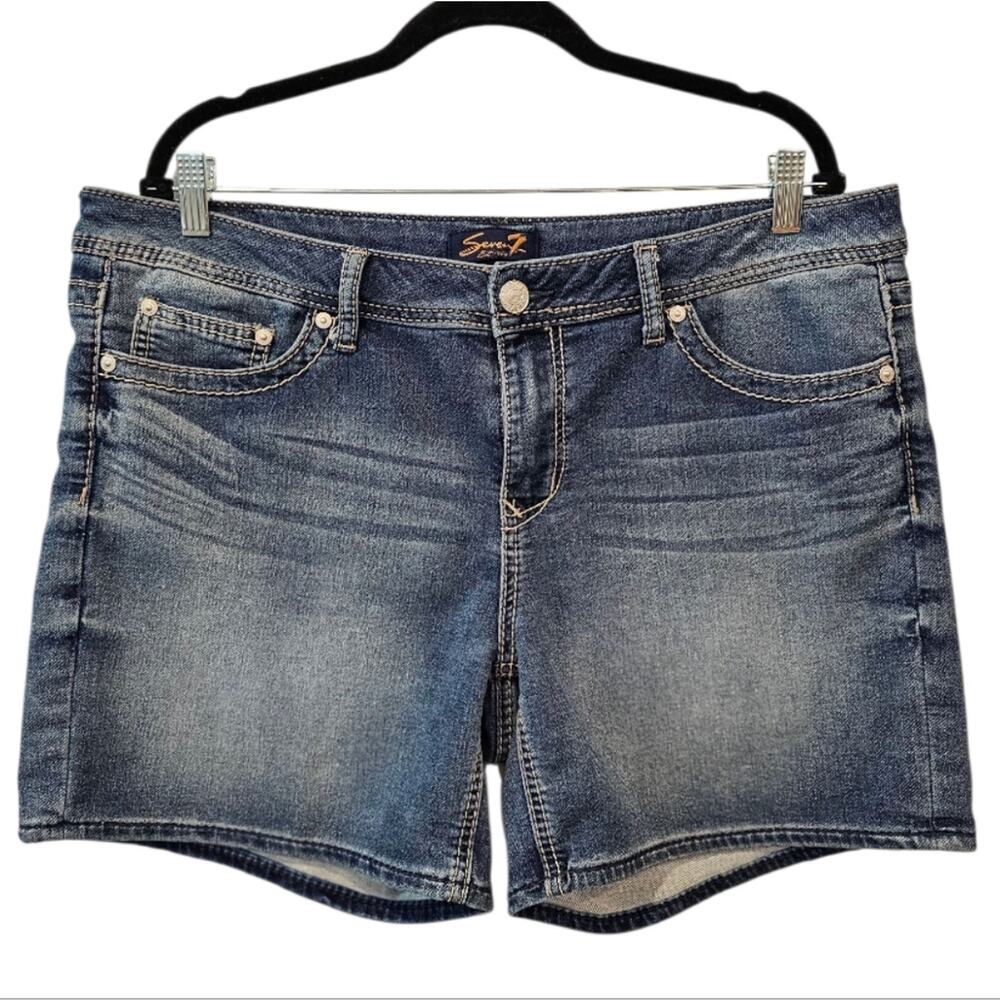 Seven 7 Women's Denim Mid Rise Embroidered Pocketed Shorts Size 16